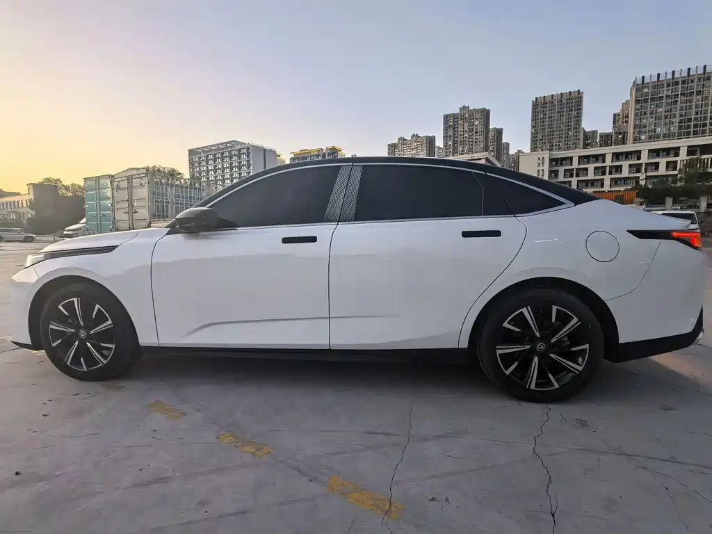 Changan Eado — миниатюра 8