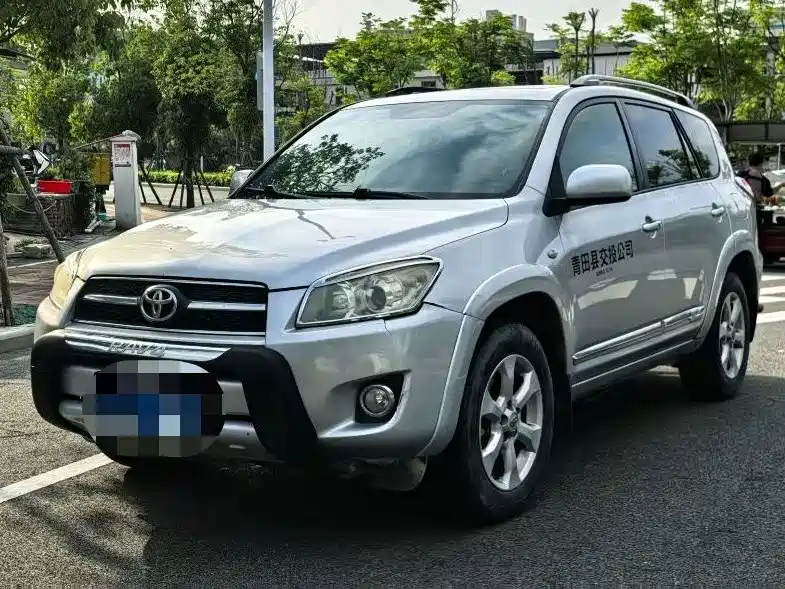Toyota RAV4 2011