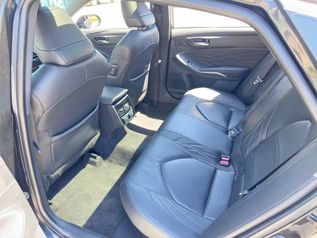Toyota Avalon — миниатюра 10