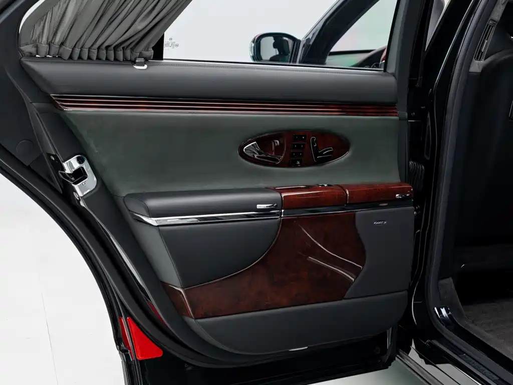 Mercedes-Benz Maybach 2005 5.5T 57