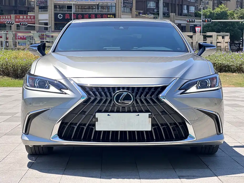 Lexus ES — миниатюра 2