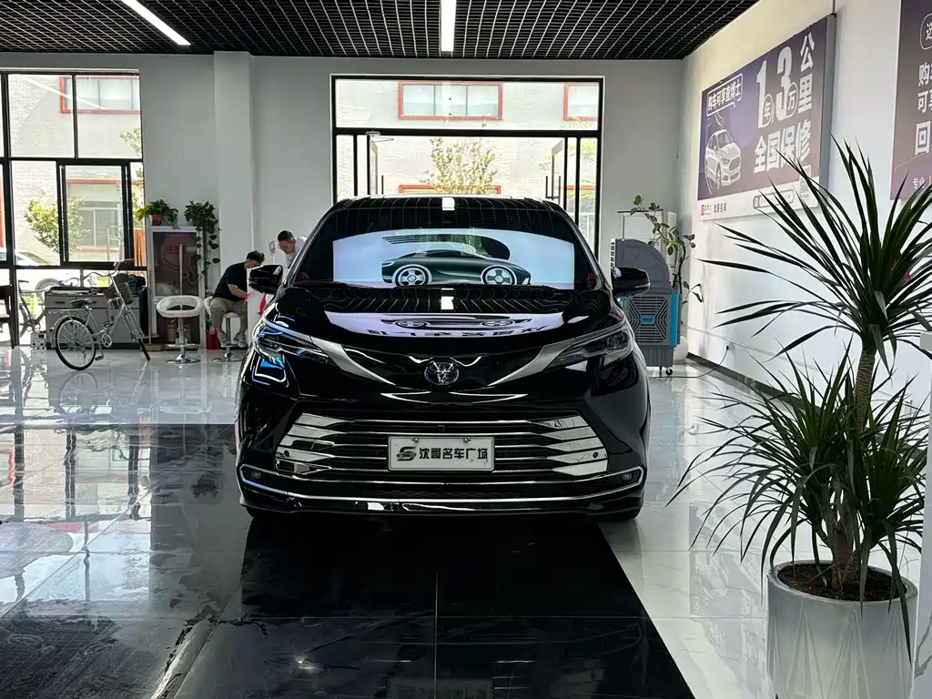 Toyota Sienna 2023 2.5L Luxury