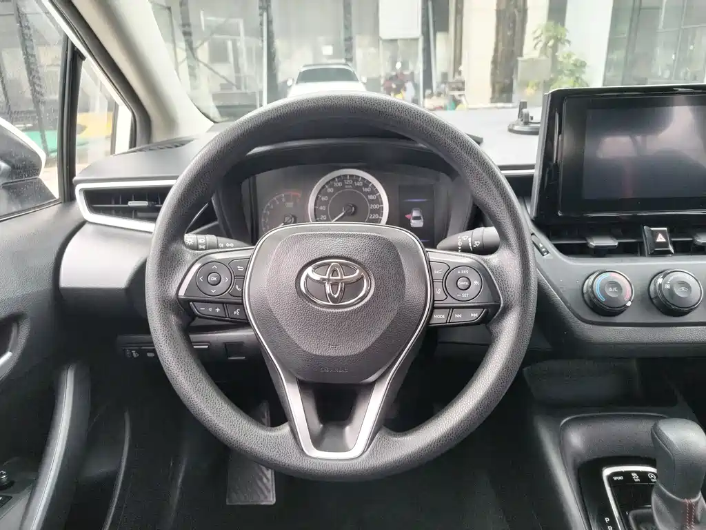 Toyota Corolla — миниатюра 12