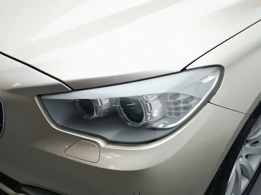 BMW 5 Series GT — миниатюра 7