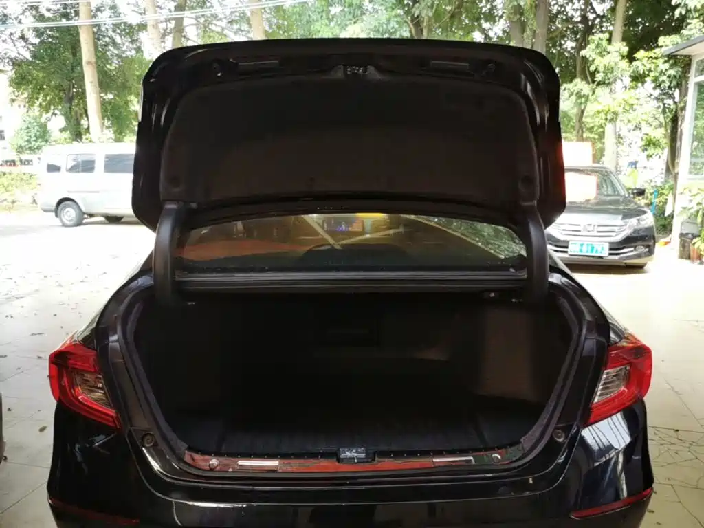 Honda Accord — миниатюра 19