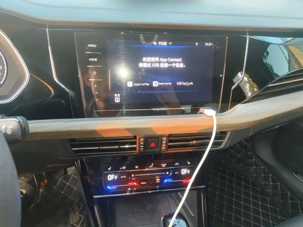 Volkswagen Passat PHEV — миниатюра 14