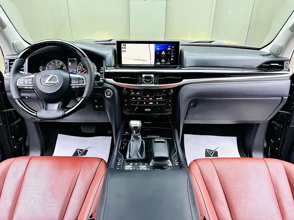 Lexus LX — миниатюра 9