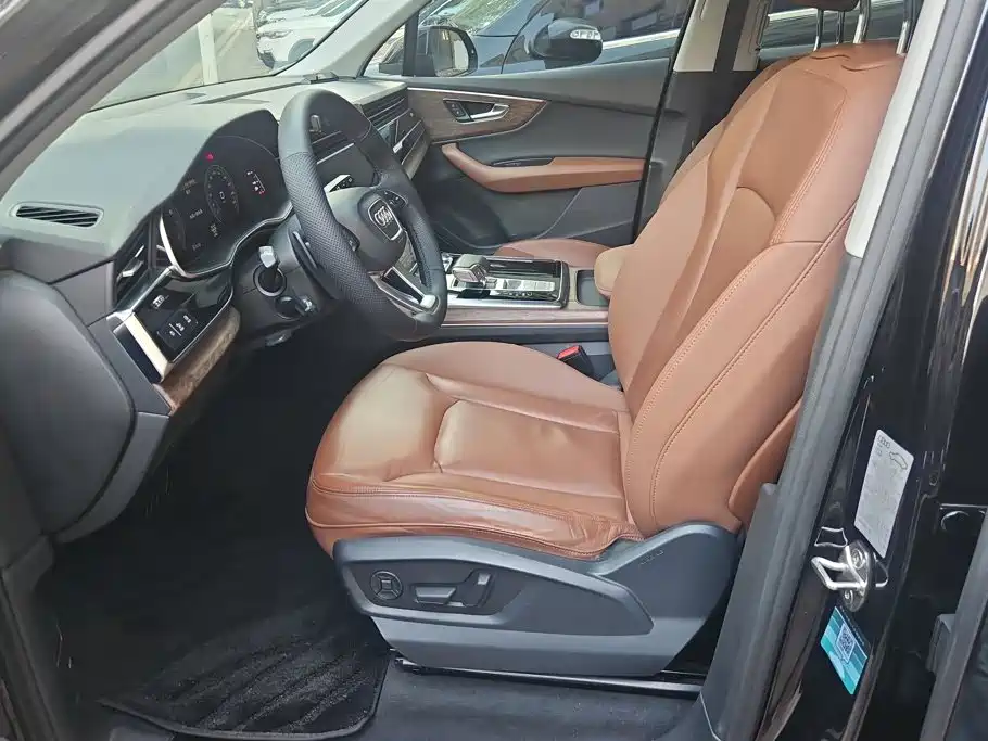 Audi Q7 — миниатюра 9