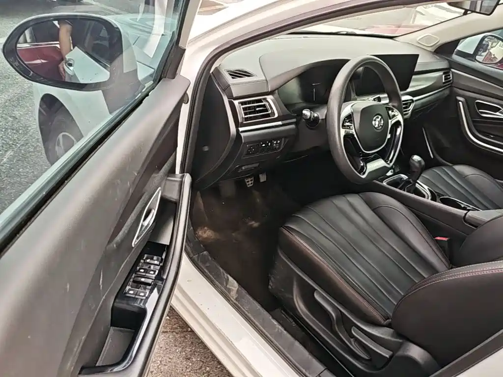 BAIC U7 — миниатюра 16
