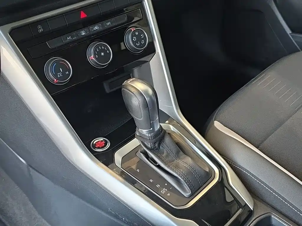 Volkswagen T-Roc — миниатюра 14
