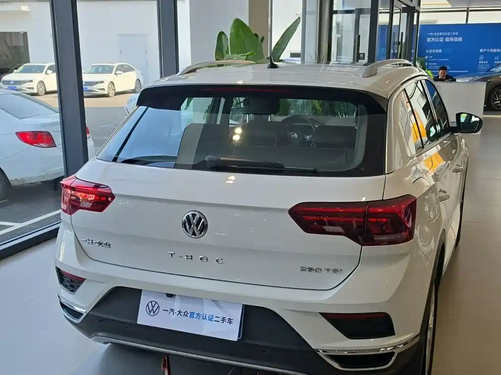 Volkswagen T-Roc — миниатюра 4