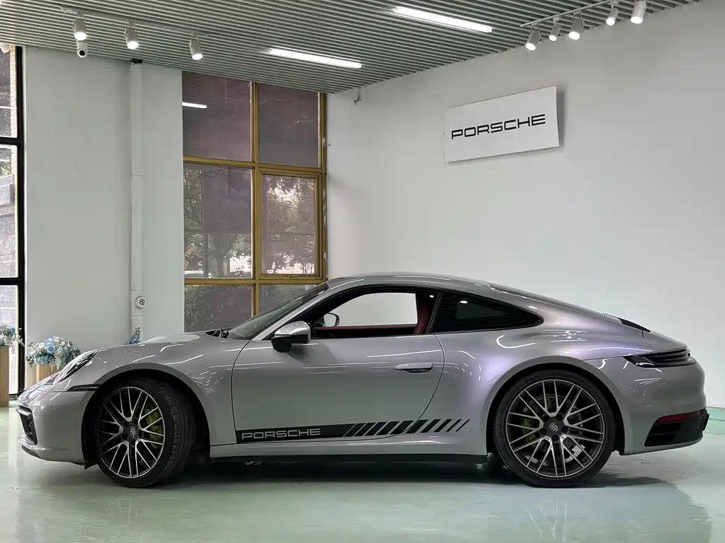 Porsche 911 2022 Carrera 3.0T