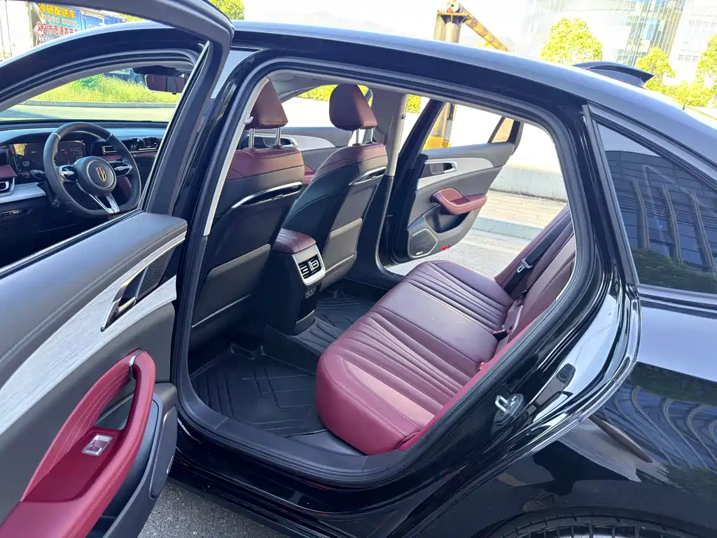 Hongqi Hongqi H5 — миниатюра 10