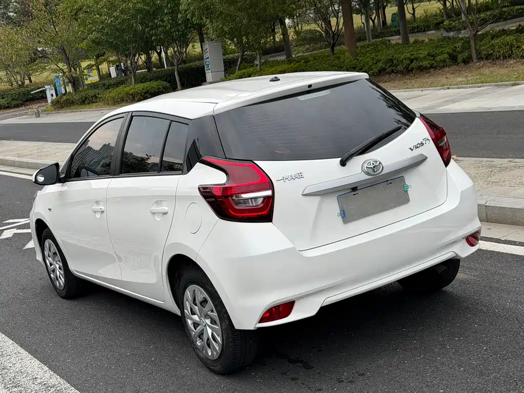 Toyota Vios FS — миниатюра 4
