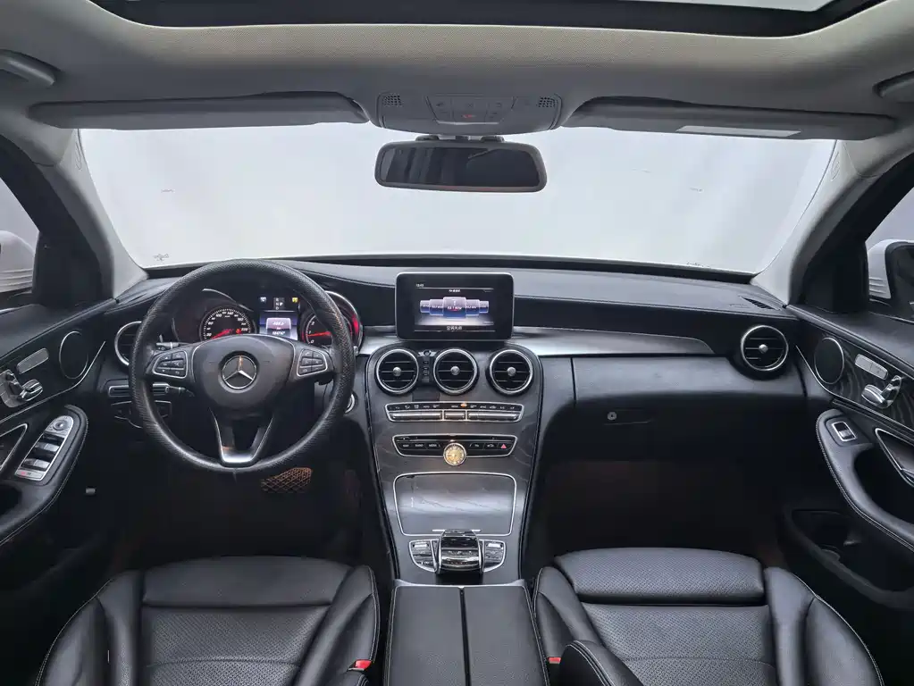 Mercedes-Benz C-Class — миниатюра 13
