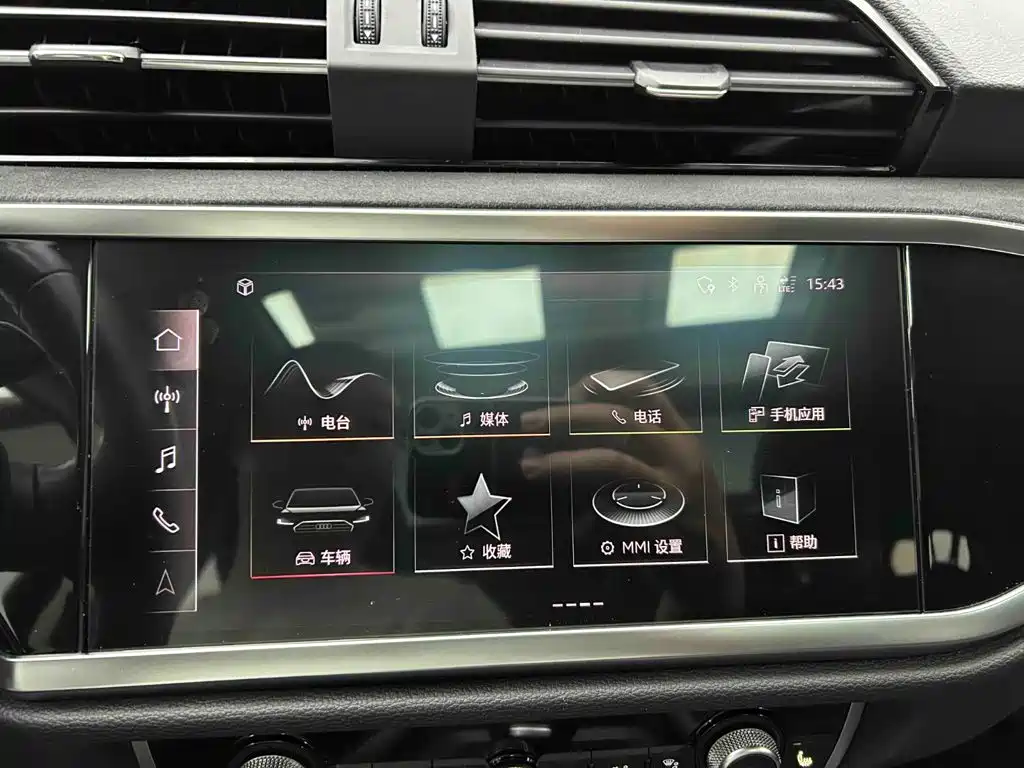 Audi Q3 — миниатюра 11