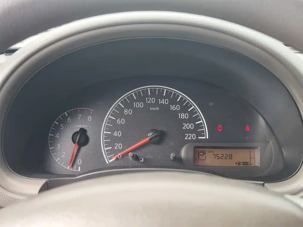 Nissan Sunny — миниатюра 16