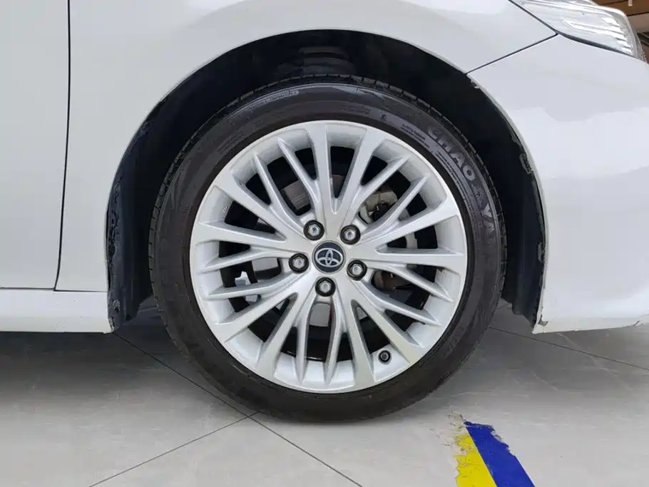 Toyota Camry — миниатюра 6