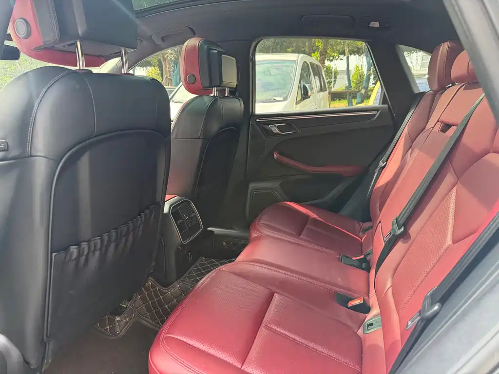 Porsche Macan — миниатюра 5