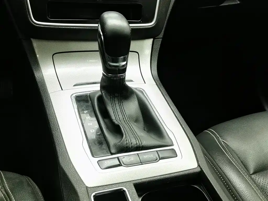 ROEWE RX5 NEW ENERGY