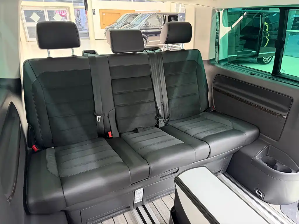 Volkswagen Multivan — миниатюра 24