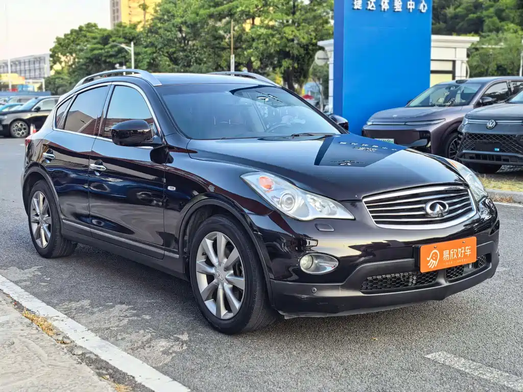 Infiniti EX — миниатюра 3