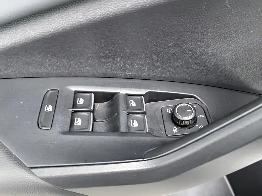 Volkswagen Sagitar — миниатюра 9