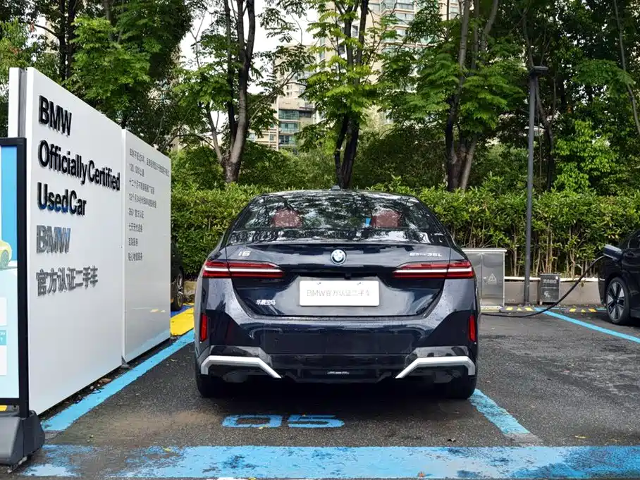 BMW i5 — миниатюра 5