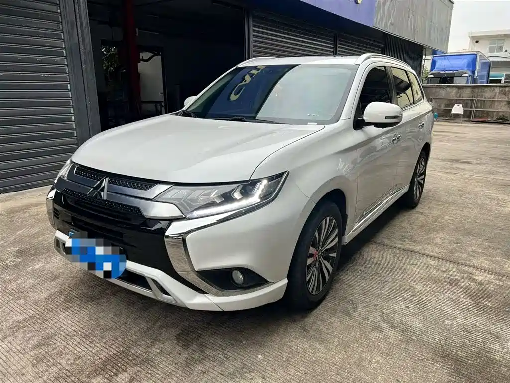 Купить Mitsubishi Outlander