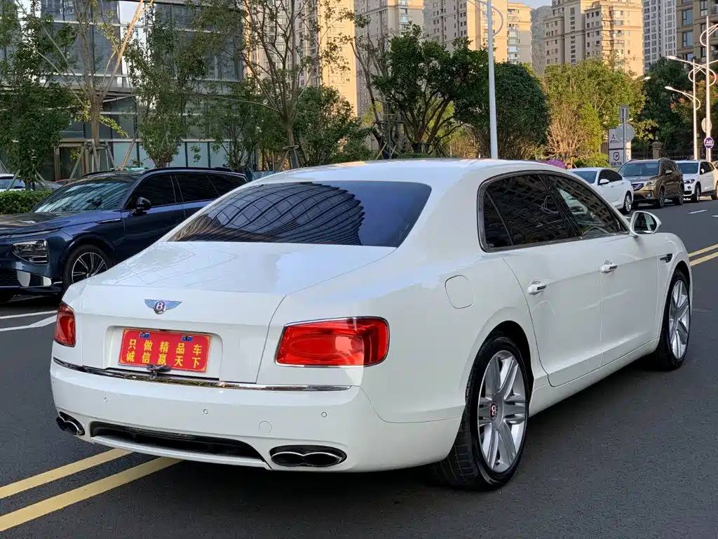 Bentley Flying Spur — миниатюра 4