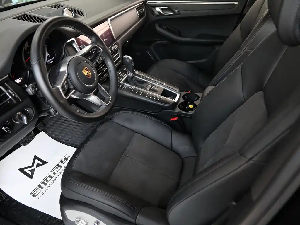 Porsche Macan — миниатюра 6