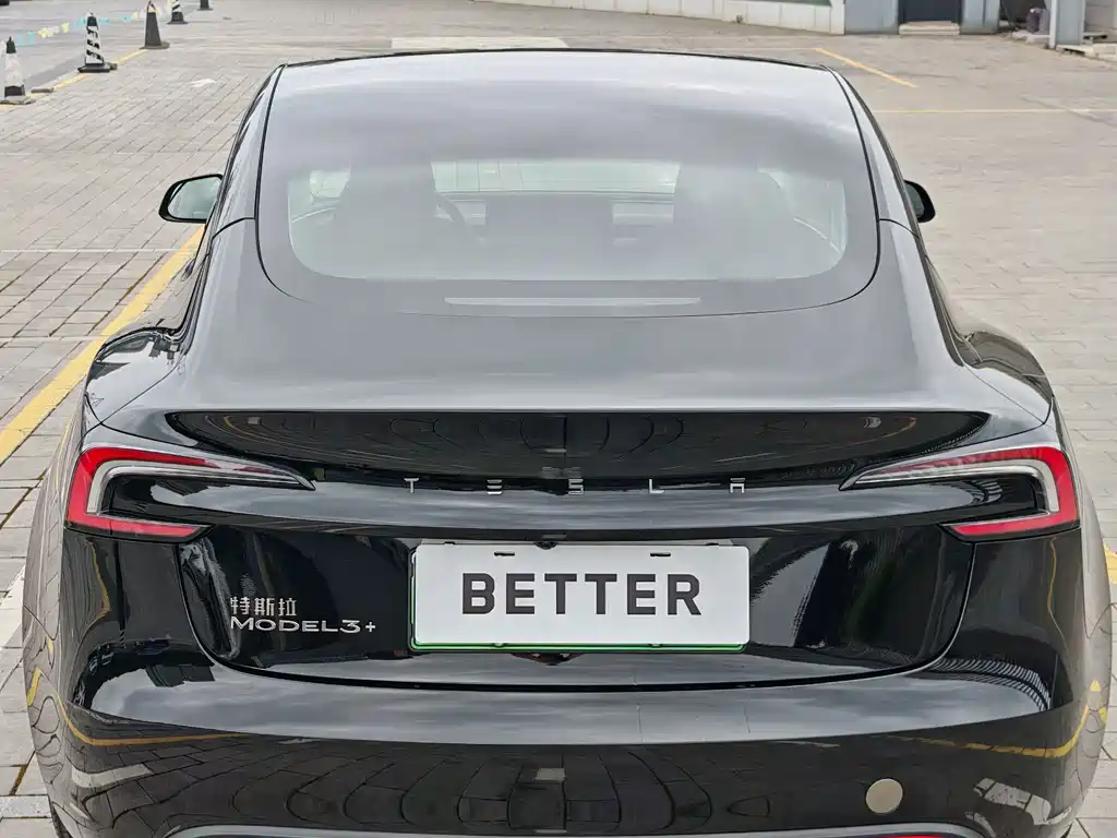 Tesla Model 3 — миниатюра 12