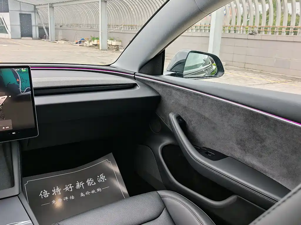 Tesla Model 3 — миниатюра 17