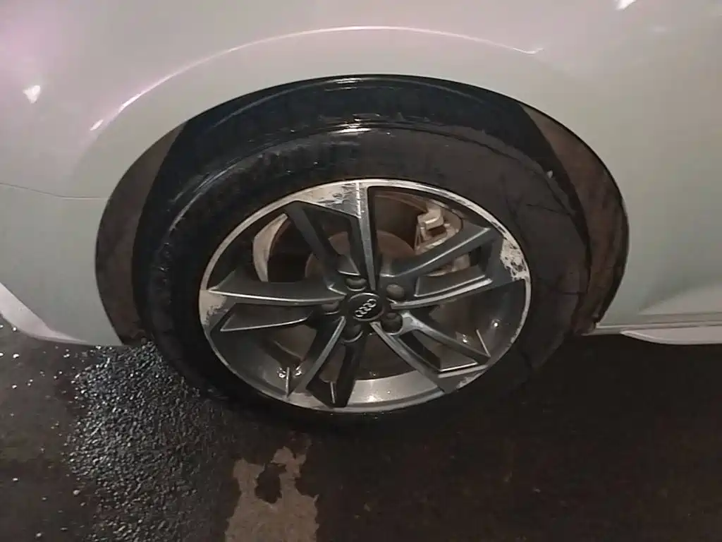 Audi A4L — миниатюра 23