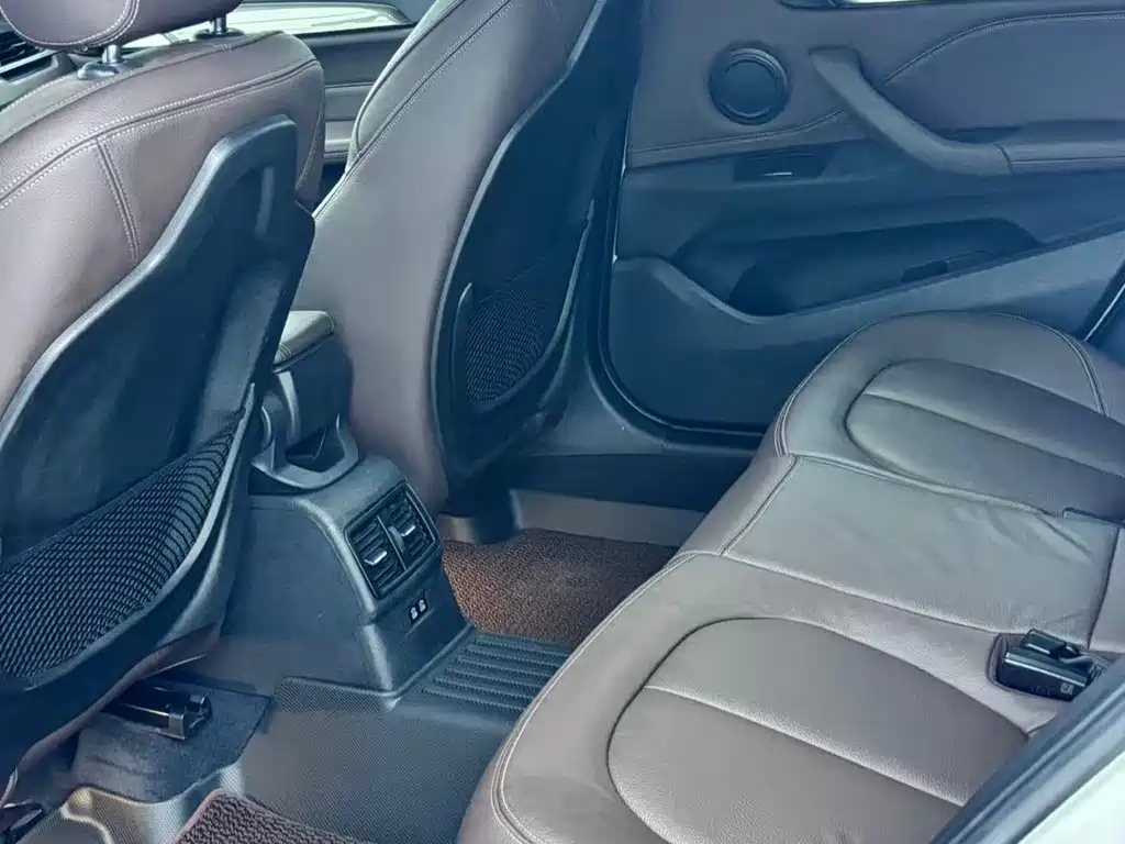 BMW X1 — миниатюра 9