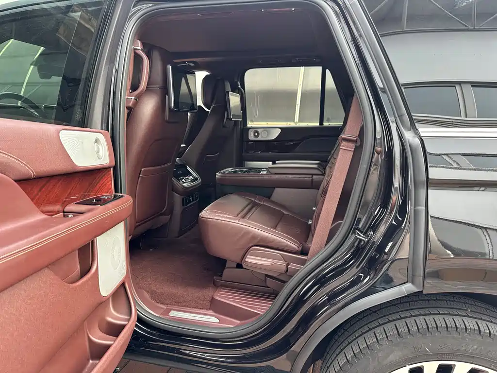 Lincoln Navigator — миниатюра 11