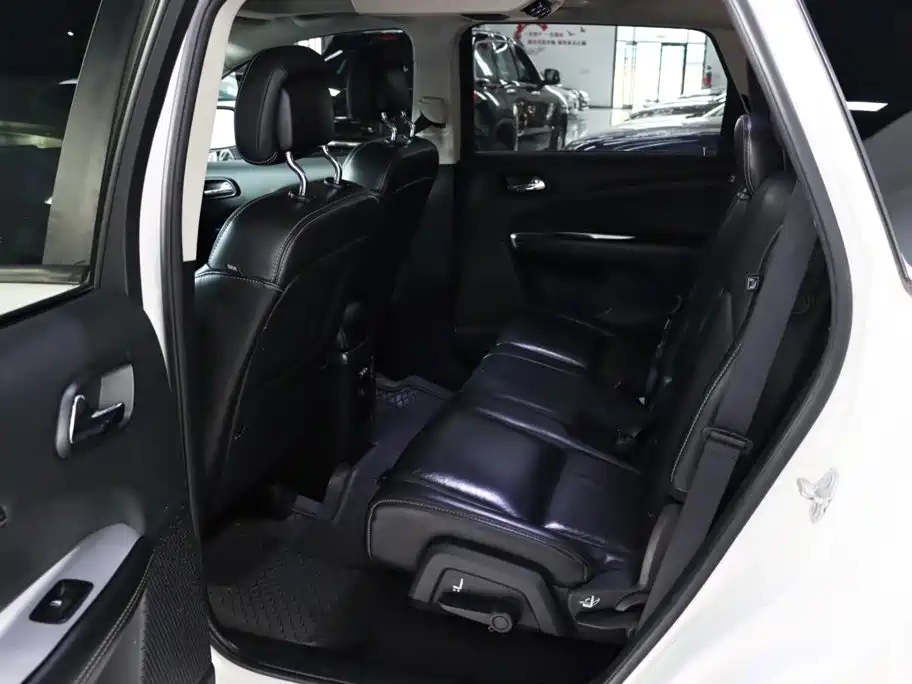 Dodge Journey — миниатюра 5
