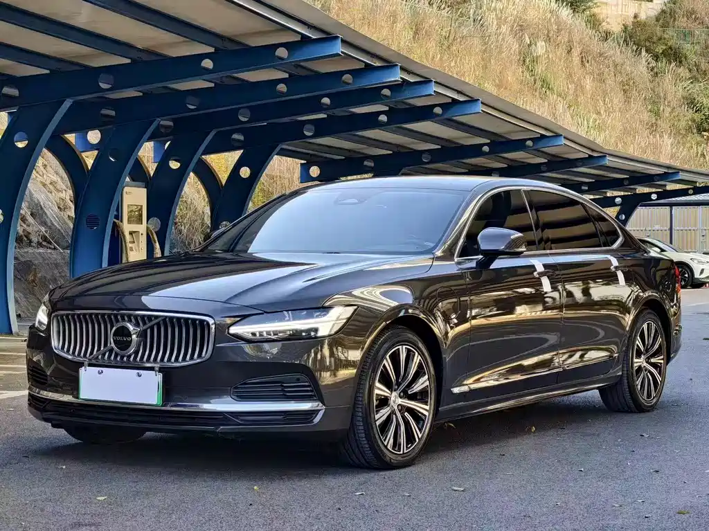 Volvo S90 PHEV 2021