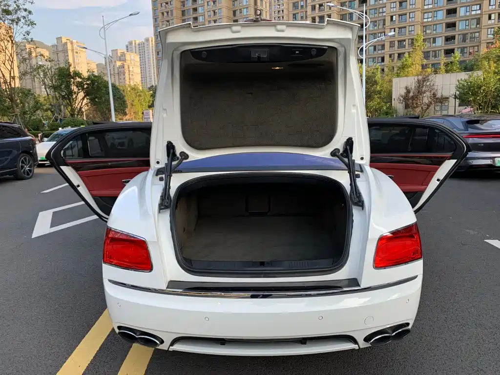 Bentley Flying Spur — миниатюра 8