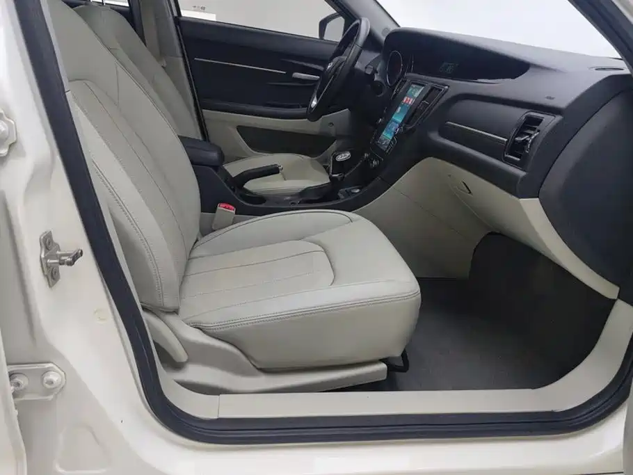 BAIC Senova D50 — миниатюра 8