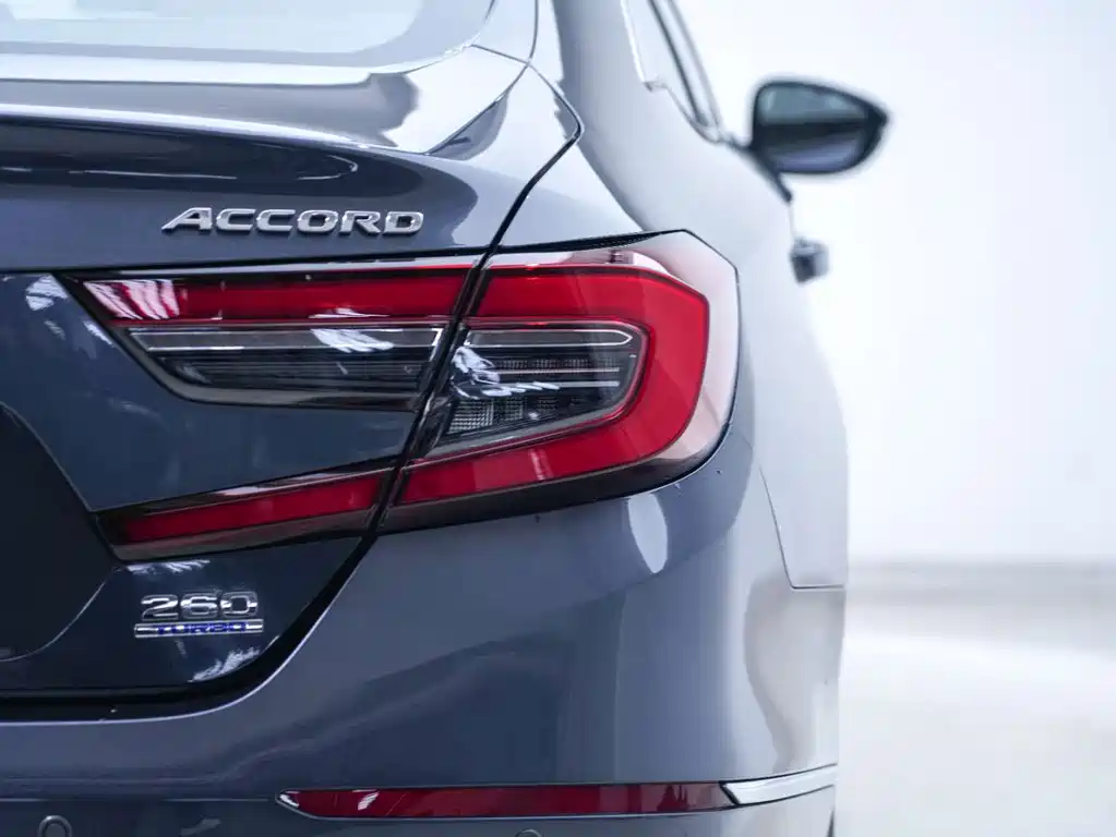 Honda Accord — миниатюра 16