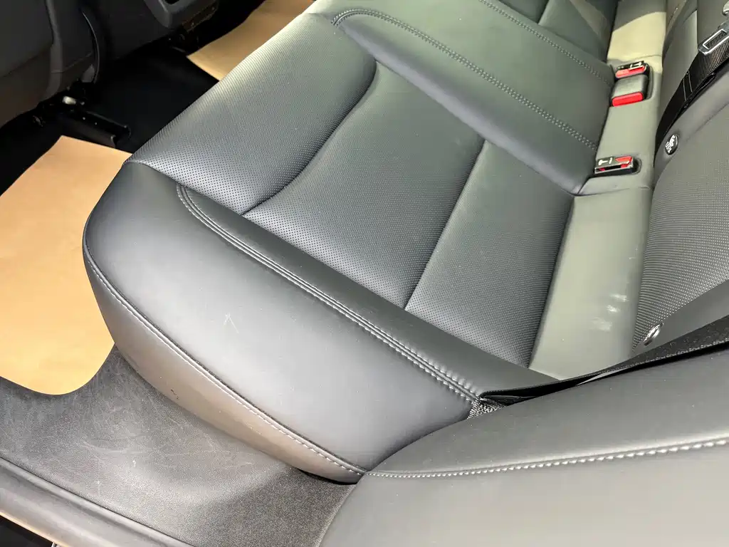 Tesla Model 3 — миниатюра 16