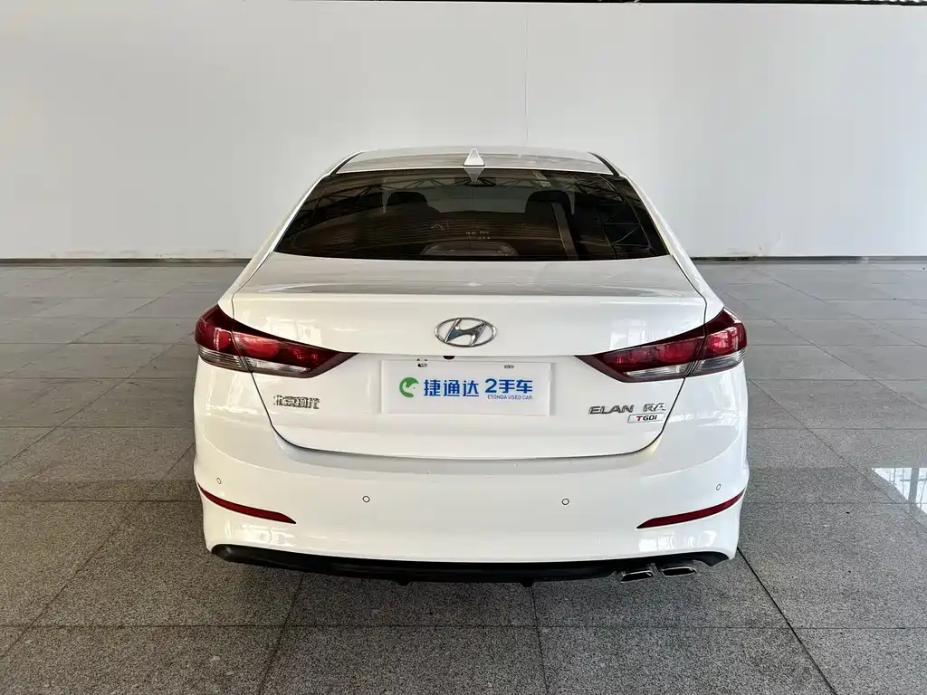 Hyundai Elantra — миниатюра 10
