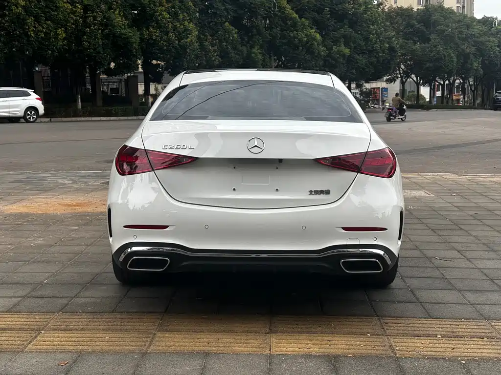 Mercedes-Benz C-Class — миниатюра 13