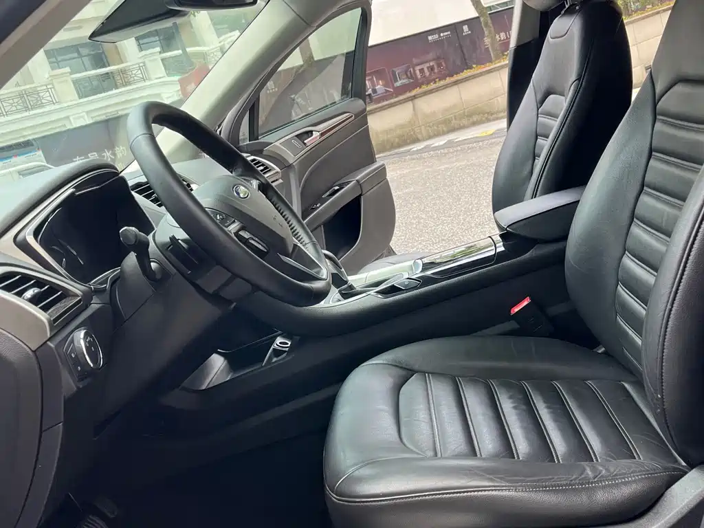 Ford Mondeo — миниатюра 8