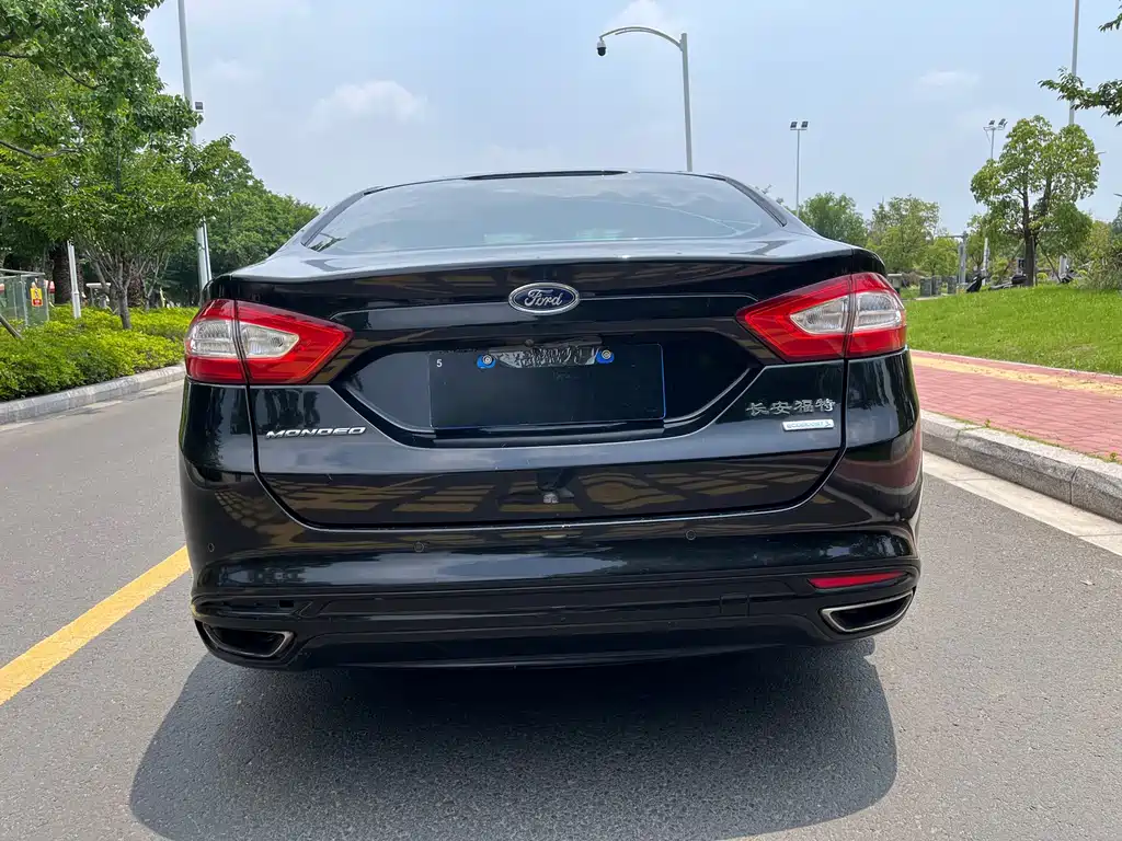 Ford Mondeo — миниатюра 6