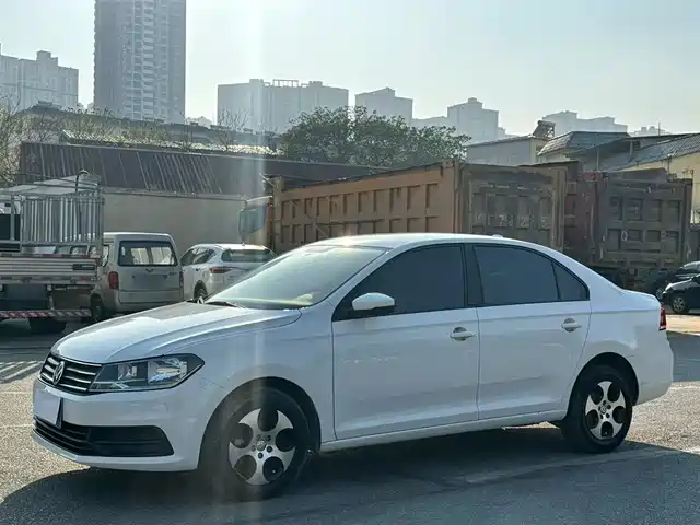 VOLKSWAGEN SANTANA