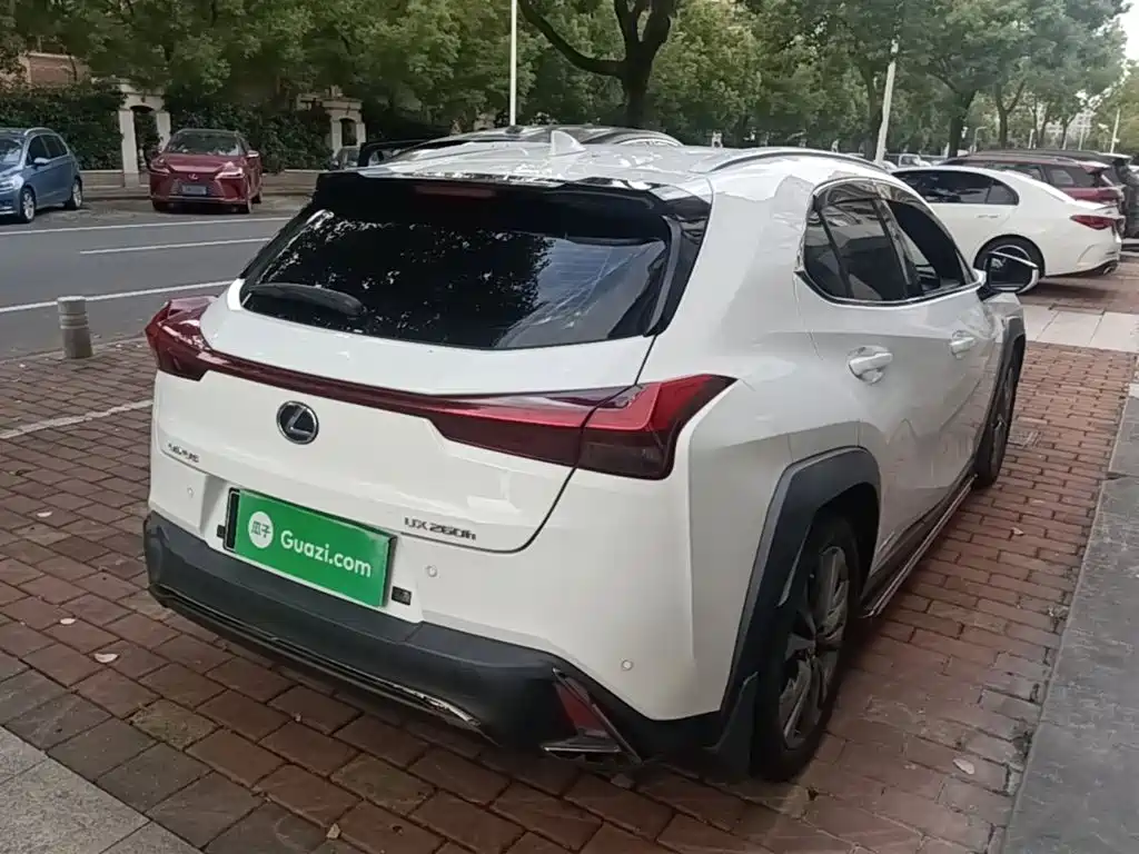 Lexus UX — миниатюра 7