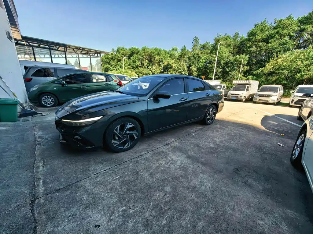 Hyundai Elantra — миниатюра 2