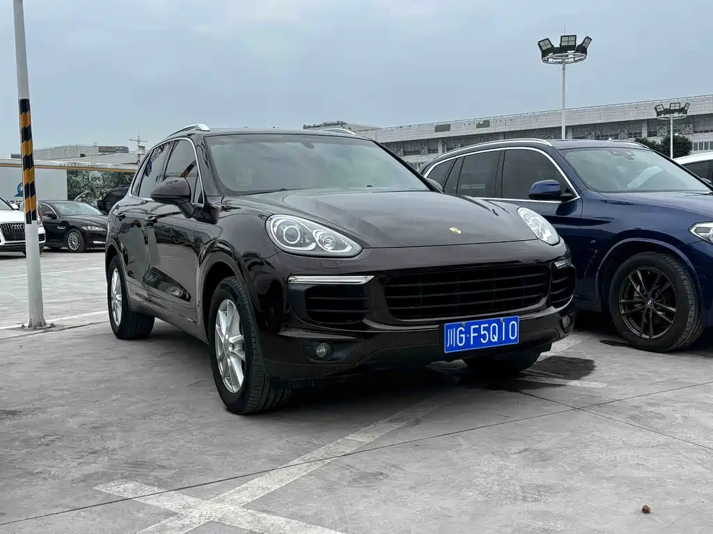 Porsche Cayenne — миниатюра 3